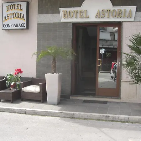 Astoria 3*